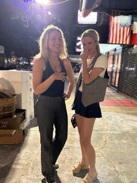 Behind the scenes on the set of Coffee Shop Girl — photo 7 of 18