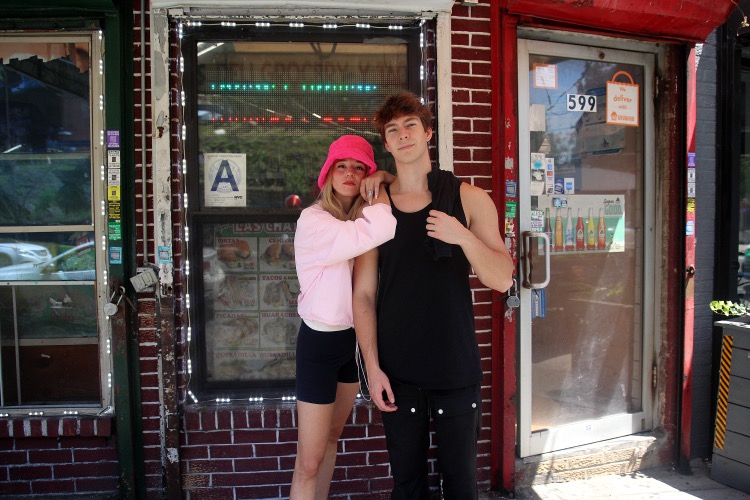 Behind the scenes on the set of Coffee Shop Girl — photo 12 of 18